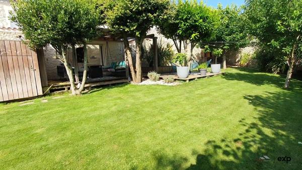 PROPRIÉTÉ DE CARACTÈRE À DOMPIERRE SUR MER.