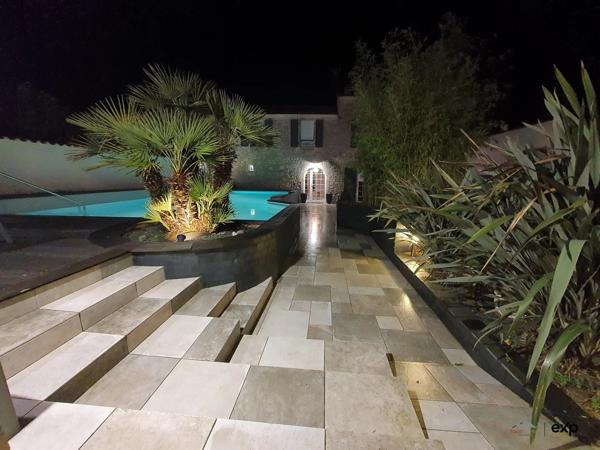 PROPRIÉTÉ DE CARACTÈRE À DOMPIERRE SUR MER.