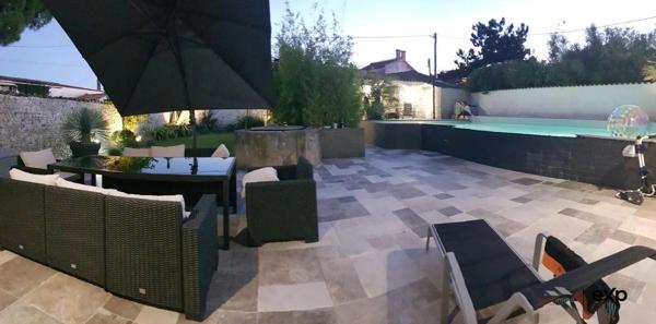 PROPRIÉTÉ DE CARACTÈRE À DOMPIERRE SUR MER.