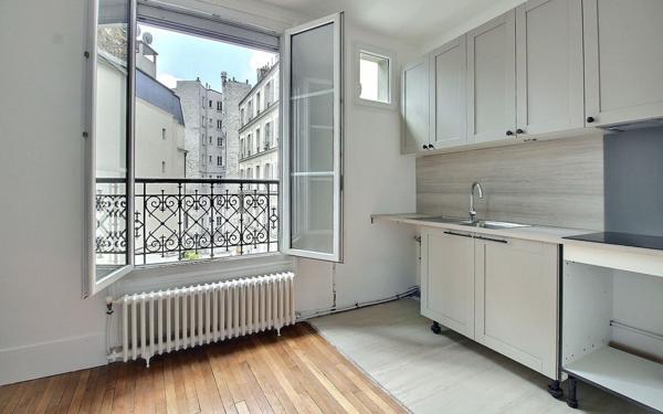 Appartement à louer    4 pièces • 77,97 m2 Paris 7
