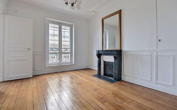 Appartement à louer    4 pièces • 77,97 m2 Paris 7