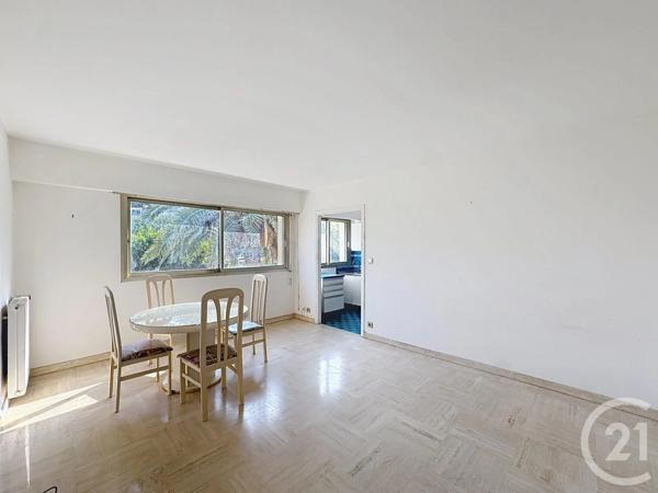 Appartement F1 à vendre  1 pièce - 30 m 2   CANNES  - 06