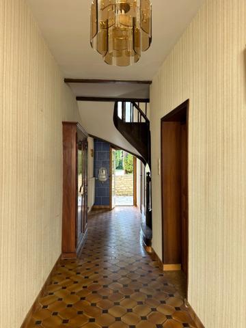 LE PUY NOTRE DAME, Maison tuffeau de 162m² avec cour, jardin clos et dépendances.