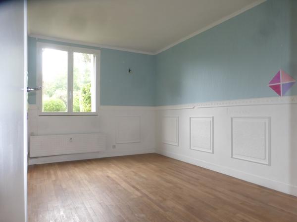 TRES BEL APPARTEMENT SITUE AU RDC D'UN IMMEUBLE UNIQUE AVEC PARKING PRIVE DANS UN ECRIN DE VERDURE AU CALME Beauvais (60000)