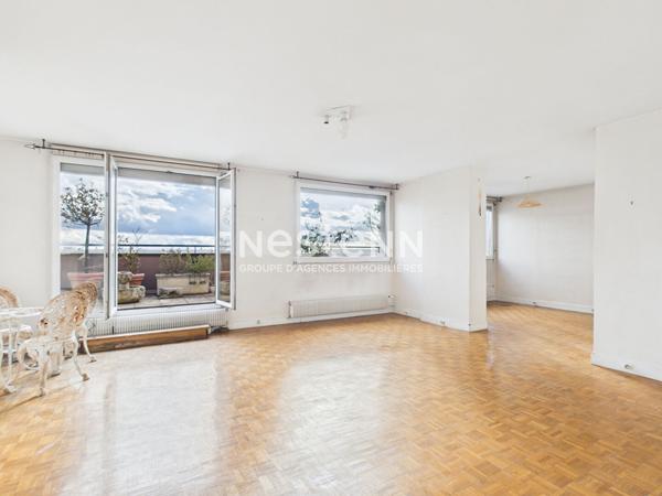 Appartement 143m² avec terrasse, vue Tour Eiffel et Sacré Coeur, PARIS 18