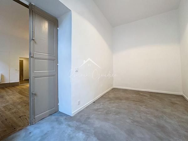 Millau (12100) APPARTEMENT F2 BIS 54 M² HYPERCENTRE MILLAU