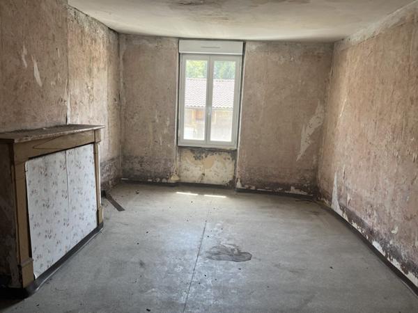 Maison à vendre 40 000 € Aubin 9 p 214 m² DPE