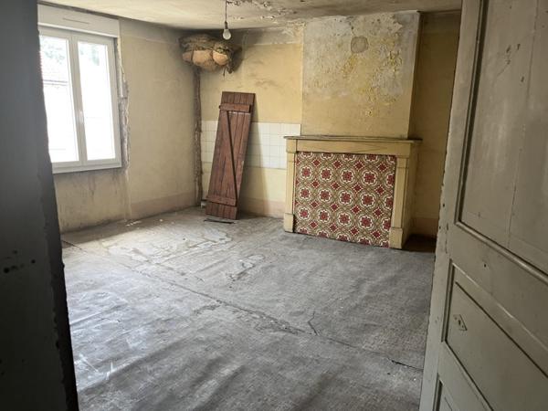 Maison à vendre 40 000 € Aubin 9 p 214 m² DPE