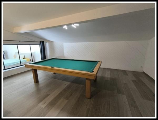BELLE MAISON  DE PLAIN PIED ENTIEREMENT RENOVEE AVEC PISCINE