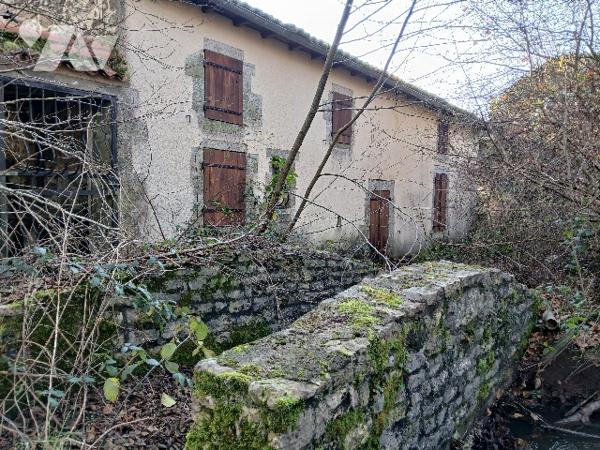 Ancien moulin à vendre à ALLONNE (79130)