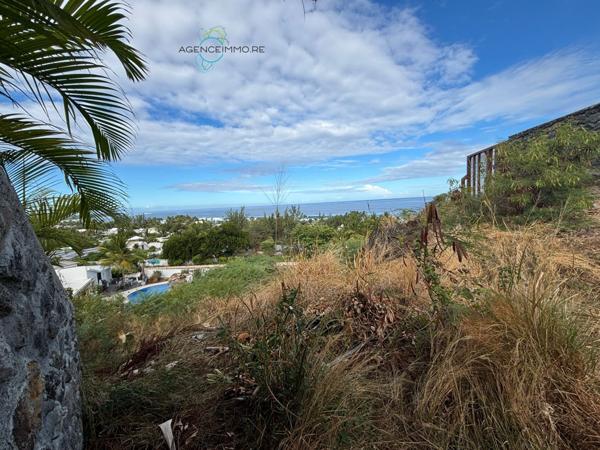 Beau terrain de 700m2 à Grand Fond St Gilles les Bains