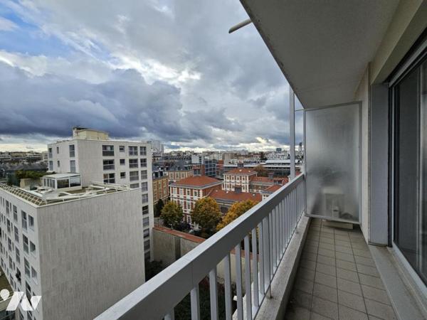 Pasteur / Montparnasse – Paris 15ᵉ – Studio de 26.53 m² au 9ᵉ étage avec balcon et cave