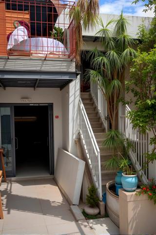 À vendre - Locaux d'activités/entrepôts 230 m² situé à Miramas (13140)