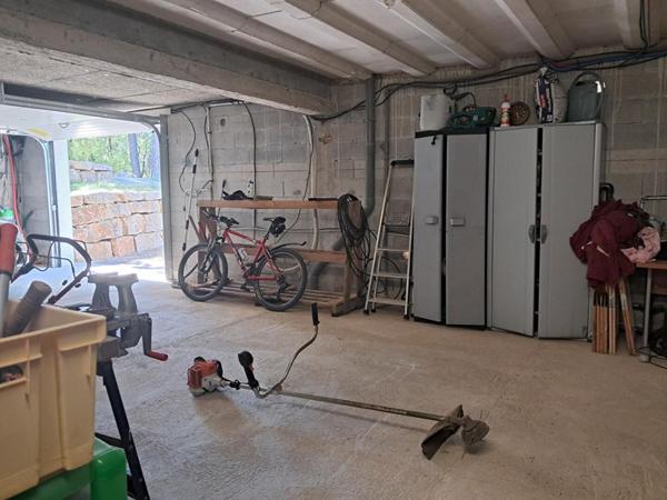 Superbe propriété familiale avec dépendance, piscine et grand terrain arboré