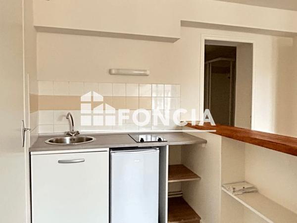 Location Studio 24.1 m² - 10 RUE DU CONSULAT Limoges 87000