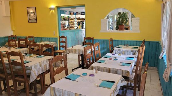 CHARMANT BAR/TABAC/RESTAURANT-ARRIERE PAYS NICOIS