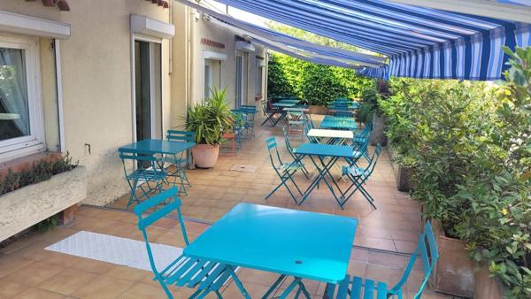 CHARMANT BAR/TABAC/RESTAURANT-ARRIERE PAYS NICOIS