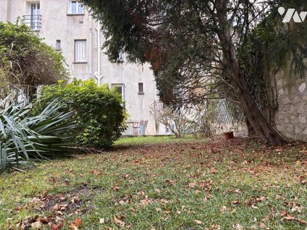 Appartement avec jardin privatif de 90 m² environ.