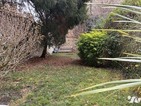 Appartement avec jardin privatif de 90 m² environ.