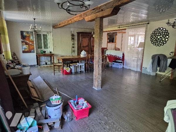 BROYE LES PESMES, maison sur 2300 m² de terrain.