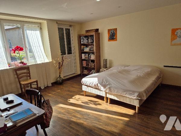 BROYE LES PESMES, maison sur 2300 m² de terrain.