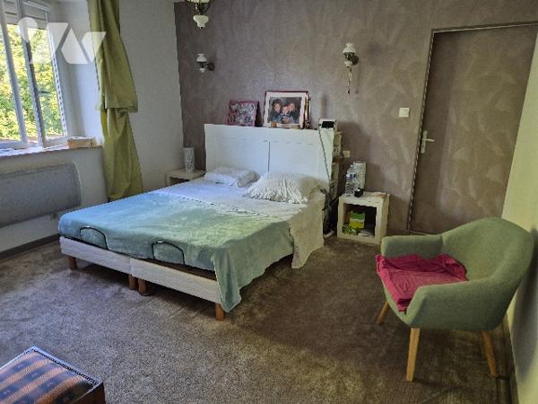 BROYE LES PESMES, maison sur 2300 m² de terrain.