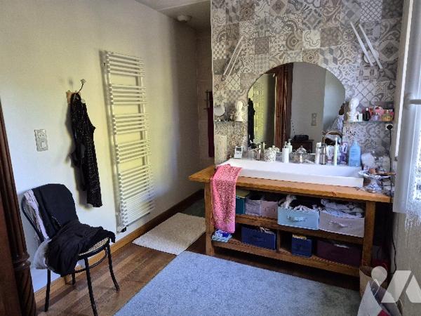 BROYE LES PESMES, maison sur 2300 m² de terrain.