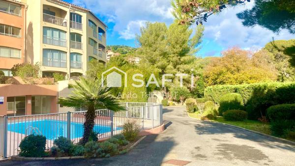 Exclusif – Vue mer et Estérel à pied des plages