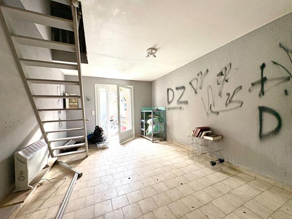 Maison Avignon 2 pièces 40 m2, mezzanine, jardin et place de parking à rénover