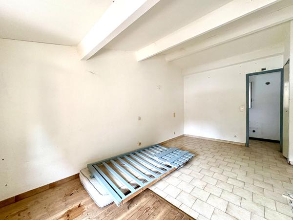 Maison Avignon 2 pièces 40 m2, mezzanine, jardin et place de parking à rénover