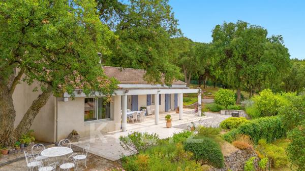 Le Pradet — Villa au calme, grand terrain naturel piscinable et vue mer