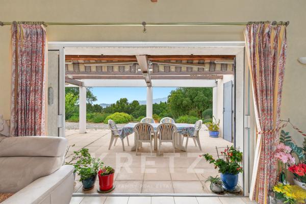 Le Pradet — Villa au calme, grand terrain naturel piscinable et vue mer