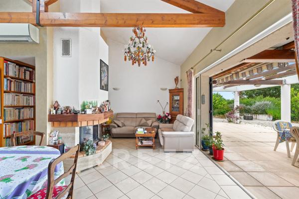 Le Pradet — Villa au calme, grand terrain naturel piscinable et vue mer
