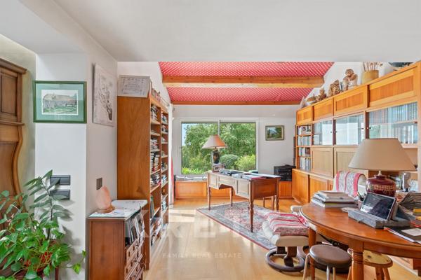 Le Pradet — Villa au calme, grand terrain naturel piscinable et vue mer