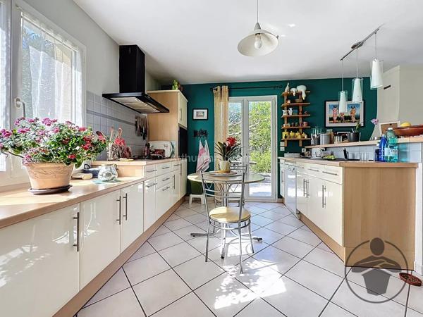Vente Maison 6 pièces 151 m2 à Montguyon