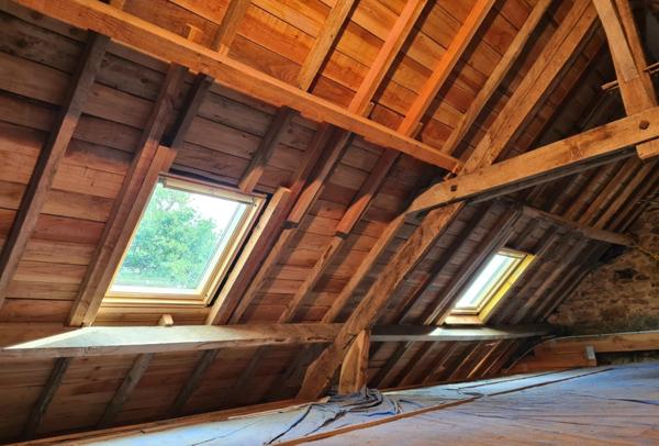 Grange partiellement rénovée – 127 m² habitables – Terrai