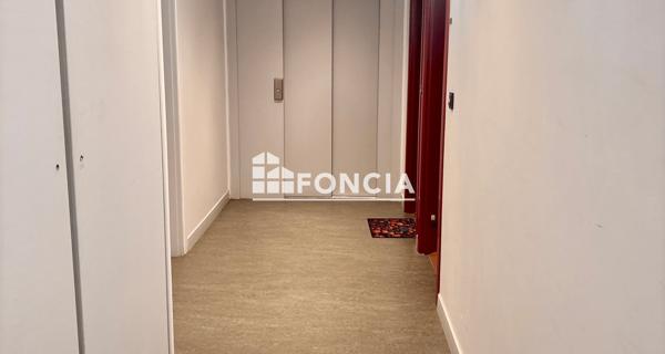 À vendre Appartement 2 pièces 54.2 m² - Paris 75019