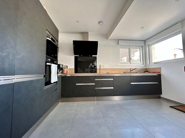 Maison Poissy 5 Pièces 3 chambres €515 000 ** - Référence 7919