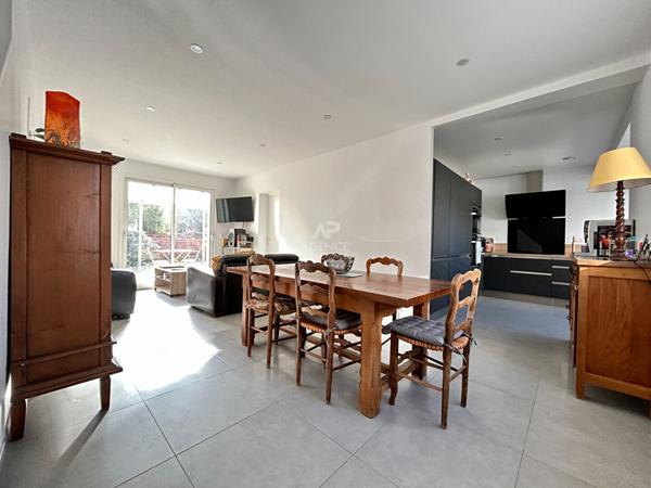 Maison Poissy 5 Pièces 3 chambres €515 000 ** - Référence 7919