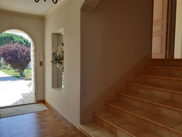 Belle villa familiale à deux pas du port - Grand terrain et dépendances