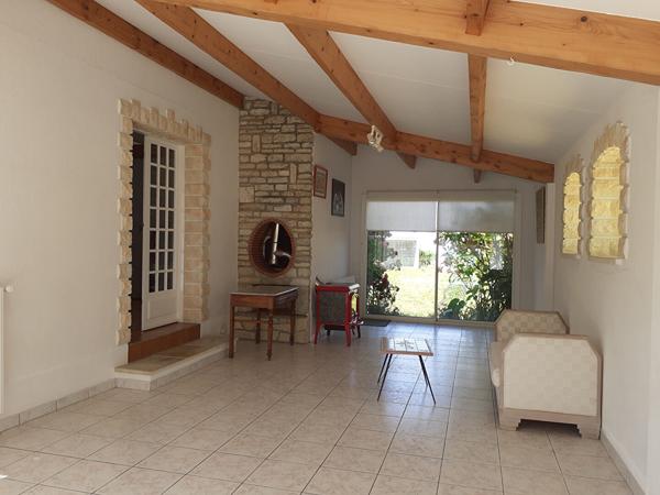 Belle villa familiale à deux pas du port - Grand terrain et dépendances