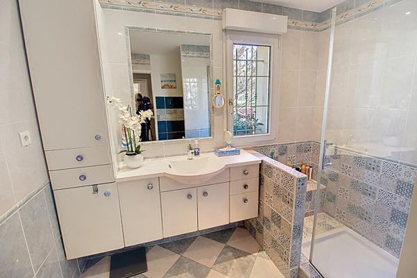 A vendre en exclusivité ! Maison à Lorgues de 5 pièces 132m2 avec Piscine