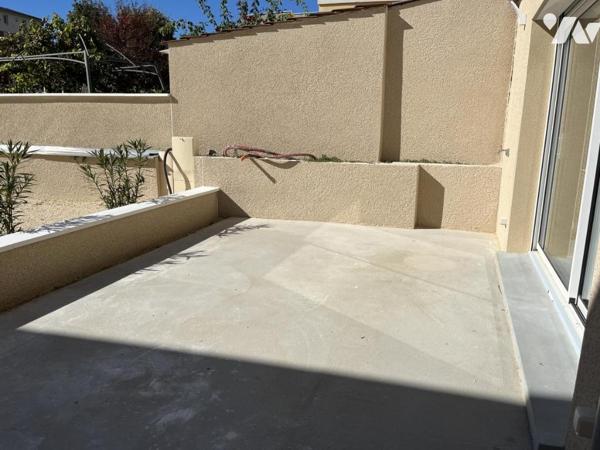 MEXIMIEUX CENTRE-VILLE - APPARTEMENT NEUF T4 (RDC) - avec terrasses et parkings