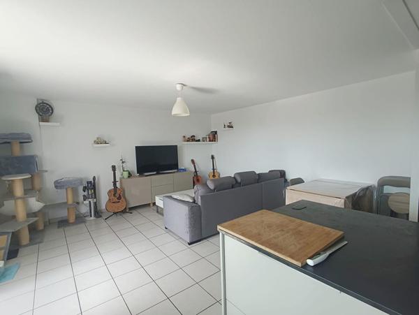 SETE - Appartement T3 de 66M² avec stationnement privatif et exterieur...