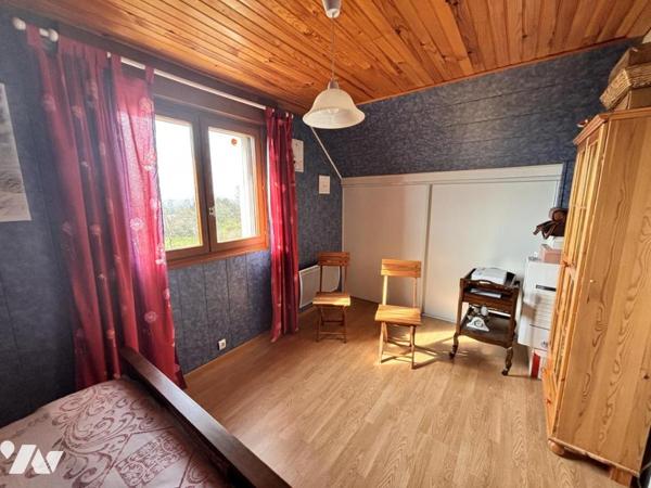 MAISON D'HABITATION AVEC TERRAIN D'ENVIRON 1HA30