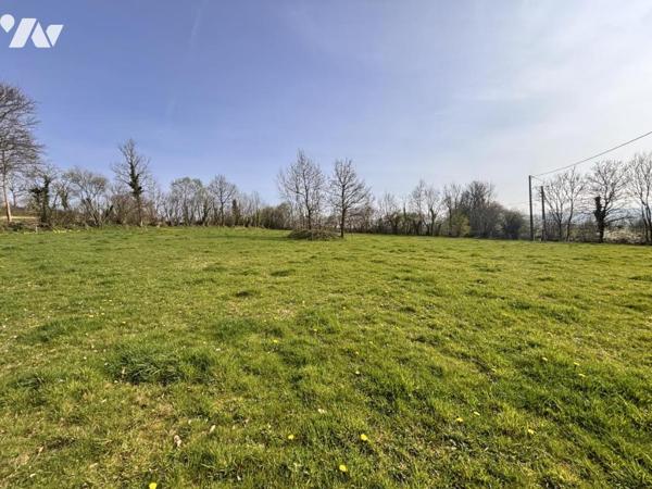 MAISON D'HABITATION AVEC TERRAIN D'ENVIRON 1HA30