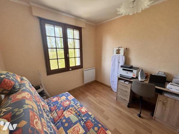 MAISON D'HABITATION AVEC TERRAIN D'ENVIRON 1HA30