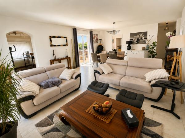 Maison de plain-pied de 154 m2 + 25m2 Toutes les caractéristiques