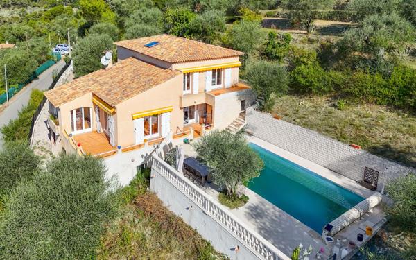 Maison à vendre    4 pièces •  Drap