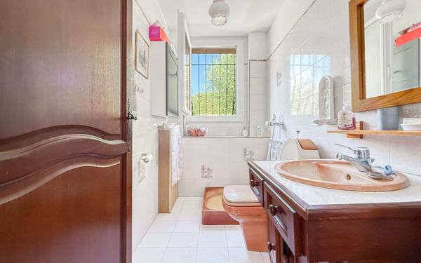 Maison à vendre    4 pièces •  Drap